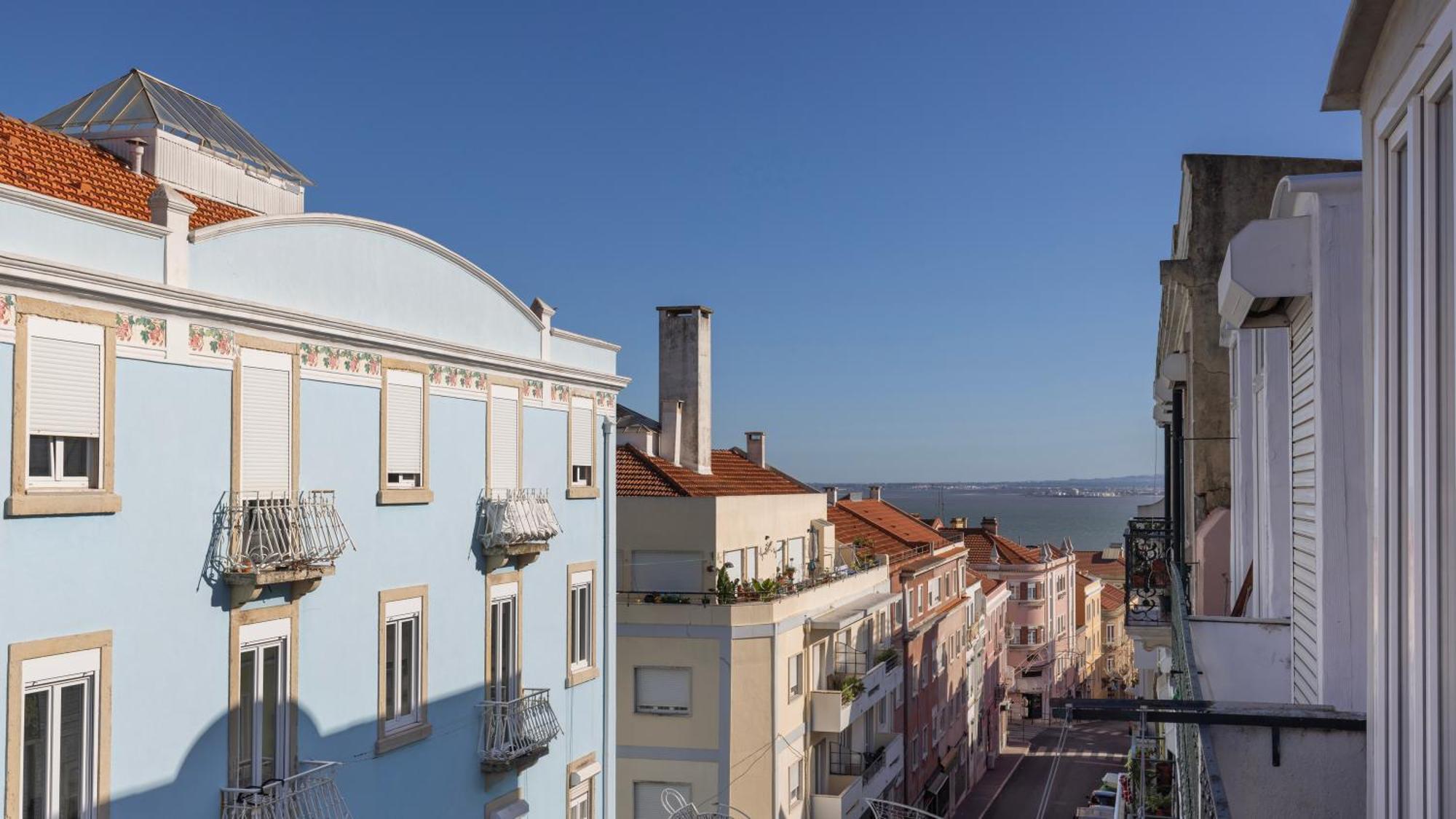 Classic Topfloor Apartment By Lovelystay Lisboa Eksteriør bilde
