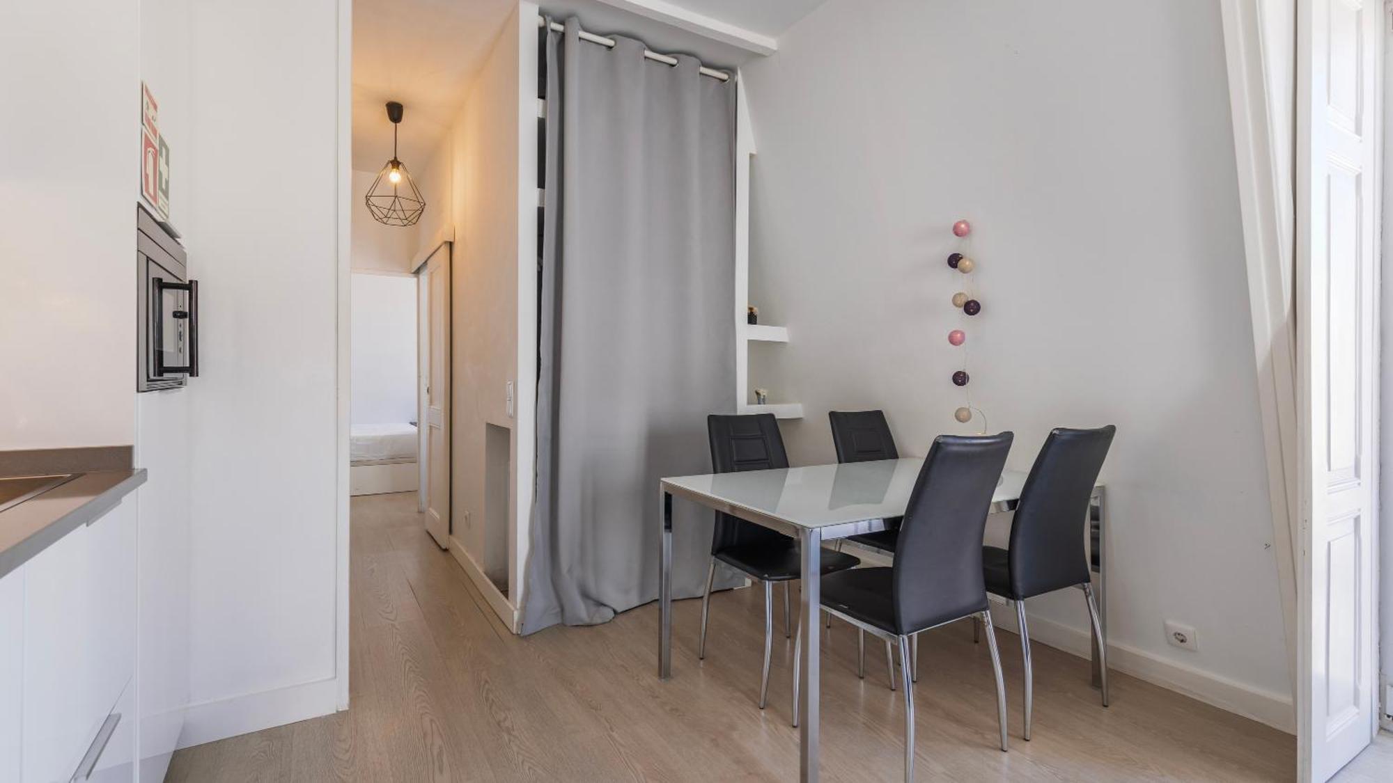 Classic Topfloor Apartment By Lovelystay Lisboa Eksteriør bilde